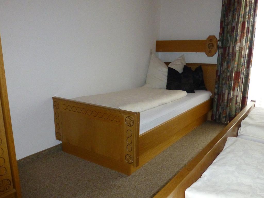 Haus Maella Apartamento Sankt Gallenkirch Quarto foto