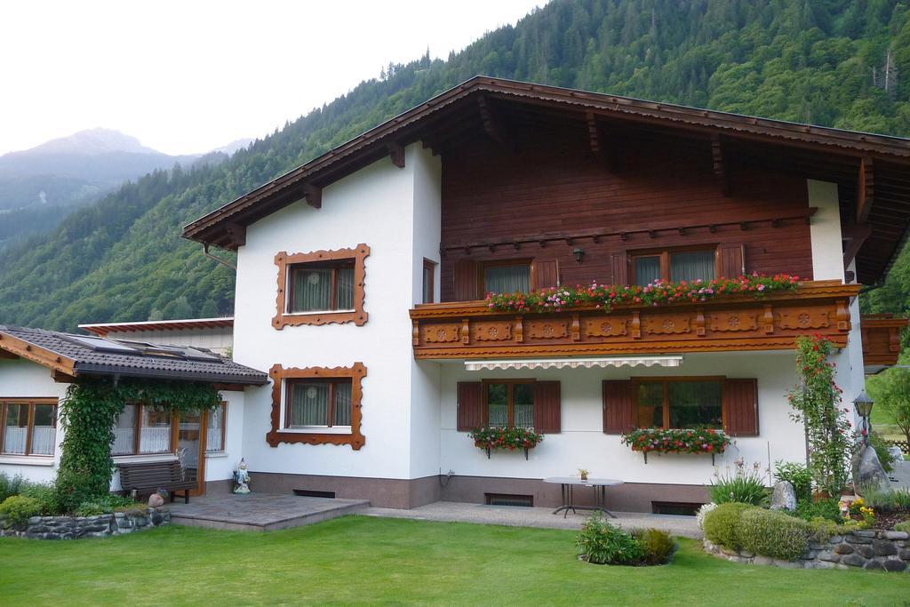 Haus Maella Apartamento Sankt Gallenkirch Exterior foto